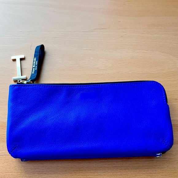 Isaac Mizrahi Reversible Leather Clutch Bag - Black / Blue - Picture 5 of 6
